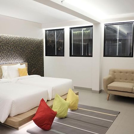 Qubika Boutique Hotel Tangerang Extérieur photo