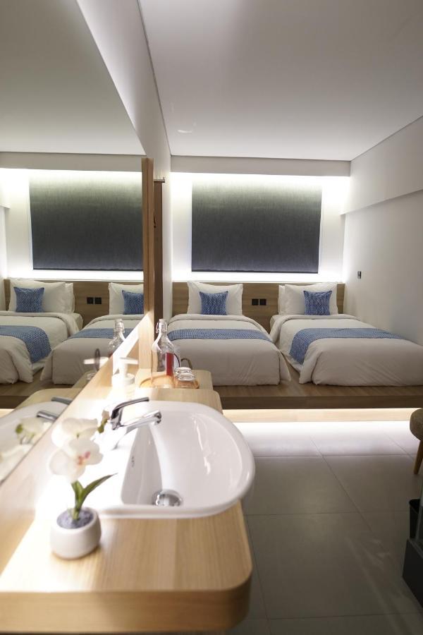 Qubika Boutique Hotel Tangerang Extérieur photo